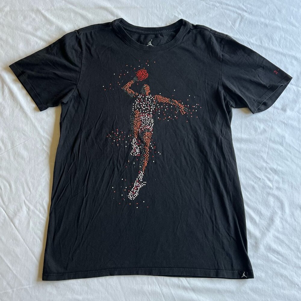 Air Jordan Black Chicago Bulls Pointillism Birthday Graphic Tee - Men's Small